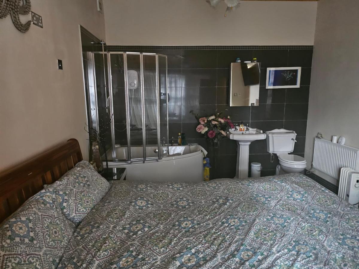 شقة كلونيمل  في Baron Park House المظهر الخارجي الصورة